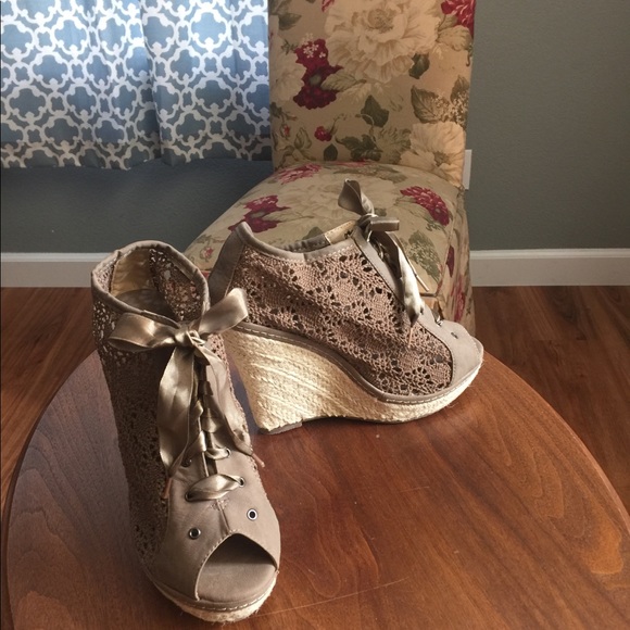 Stylish platform shoes - Picture 2 of 2